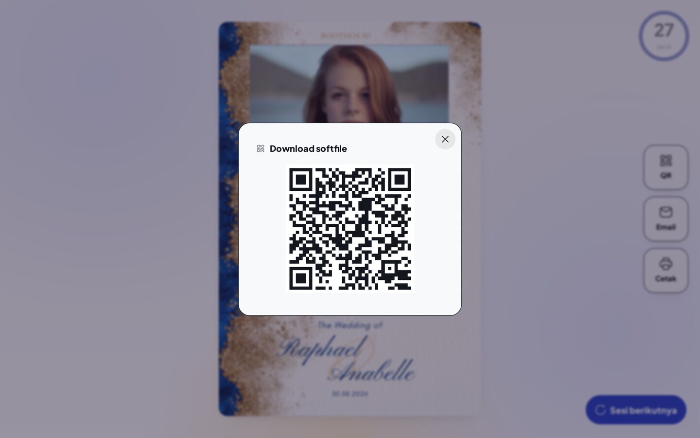 Layar QR di booth: kode QR untuk mengunduh softfile hasil foto.